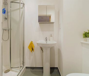 Bedford - Studio Style A13 - Photo 5