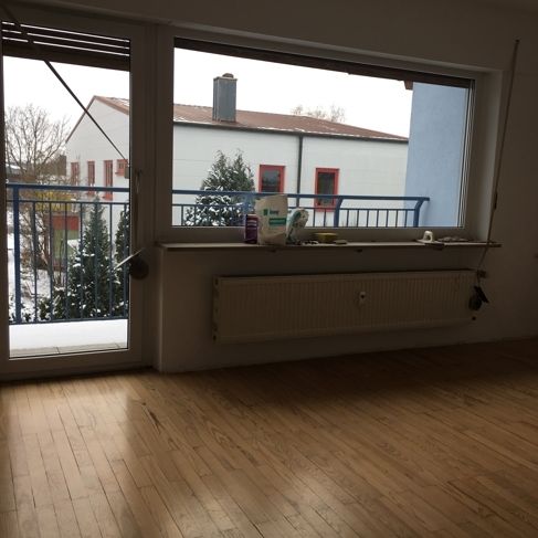 Helle und ruhige 3 Zim. Wohnung mit großem Balkon - Photo 1