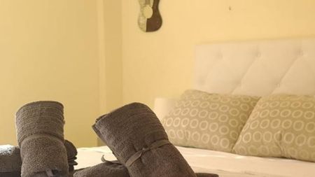 Luxury Apartment for rent in Nueva Andalucia, Spain - Photo 2