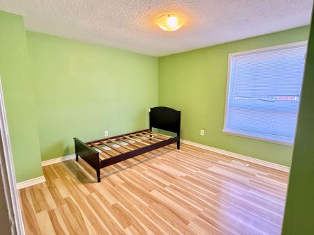 For Lease - 7 Parsell Square, Toronto, Ontario - Photo 5