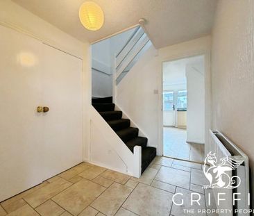 Second Avenue, Canvey Island, SS8 - Photo 1