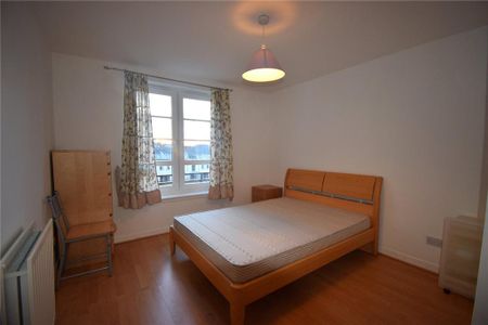 3 bedroom flat to rent - Photo 5