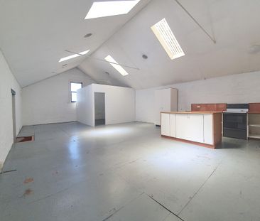 2 Bedroom Upper Unit in Onehunga - Photo 6