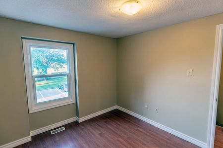 For Lease - 7591 Scholfield Road Unit# 17, Niagara Falls, Ontario - Photo 3