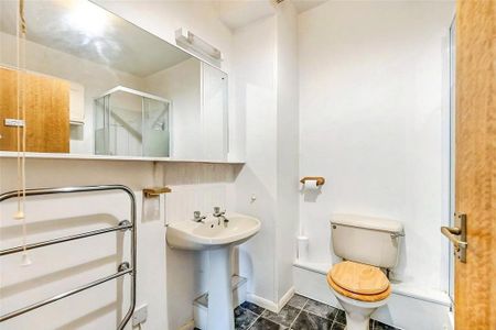 1 bedroom flat to rent - Photo 4