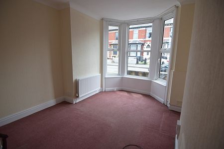 To Let 1 Bed Ground Floor Flat - Photo 3