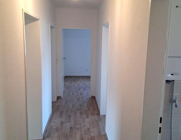 (WBS erforderlich!) Top 3 Zi.-Whg. im 1. OG, Loggia, Lüdenscheid! - Photo 1