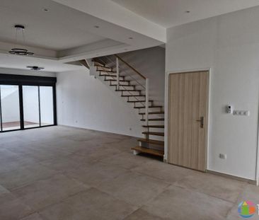 A louer, Maison / Villa, 129 m² - Photo 2