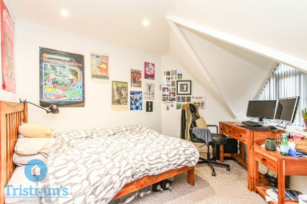 2 bed Apartment for Rent - Photo 1