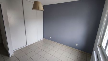 33370 YVRAC - A LOUER MAISON 4 PIECES AVEC COUR - Photo 2