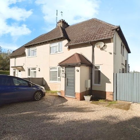 Green Lane, Churt, Farnham, Surrey, GU10 - Photo 1