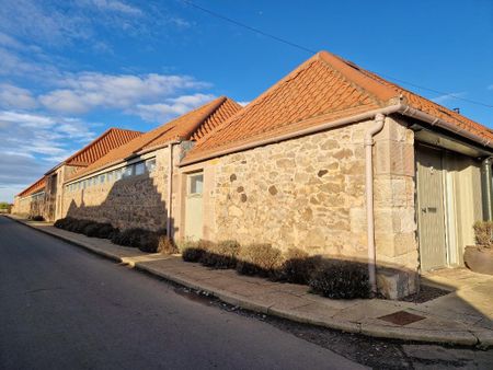 2 bedroom stone house to rent - Photo 2