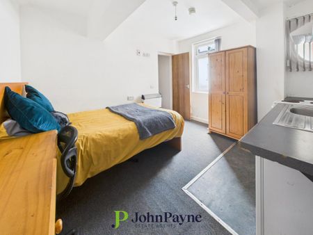 Studio to rent - Photo 3