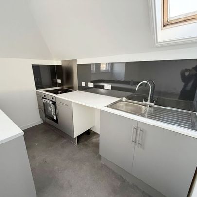 Studio Flat, Grand Avenue, Hove - Photo 1