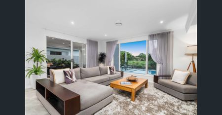 LUXURY GOLF FRONT LIVING IN HOPE ISLAND RESORT - Photo 5