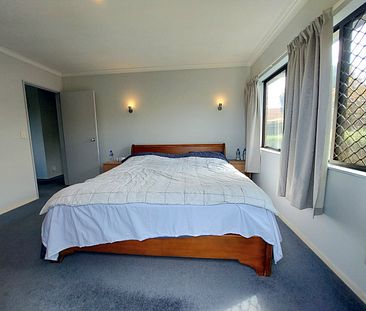 Sunny Three-Bedroom Family Home in Mount - Mt Maunganui - Photo 6