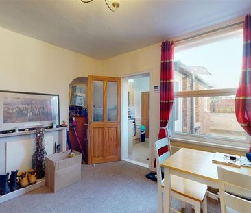 3 bedroom terraced house to rent - Photo 2