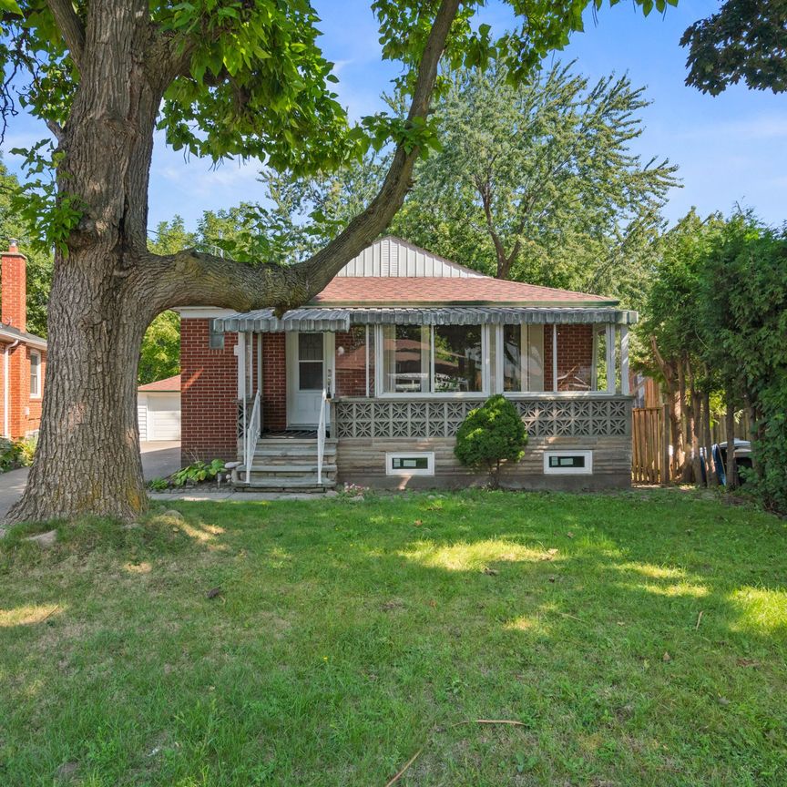 For Lease - 31 Rossford Road Unit# Basement, Toronto, Ontario - Photo 1