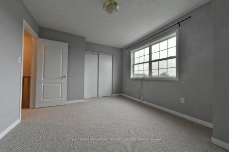 Property For Lease | W9272156 - Photo 5