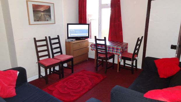 12 Grange Street - Huge 4 bedLoughborough - Photo 1