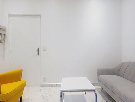 Appartement à louer - PROX NEOMA ET AVE DE PARIS - Photo 3