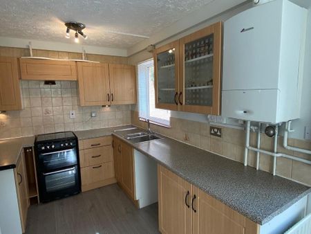 2 bedroom maisonette to rent - Photo 5