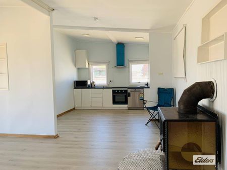 Charming Coastal Living in Seaspray - Photo 2