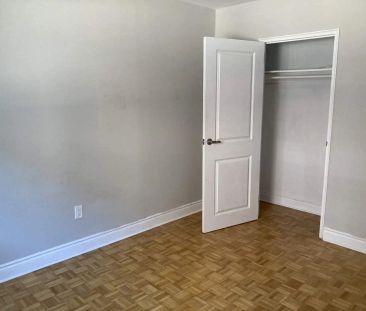 296 Grenfell Street — 2 bedrooms - Photo 1
