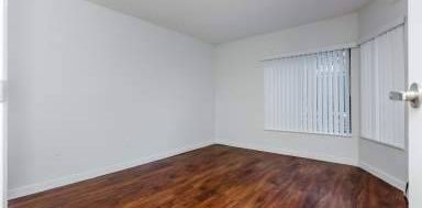 1 bedroom Available Jan 1st. - Photo 2