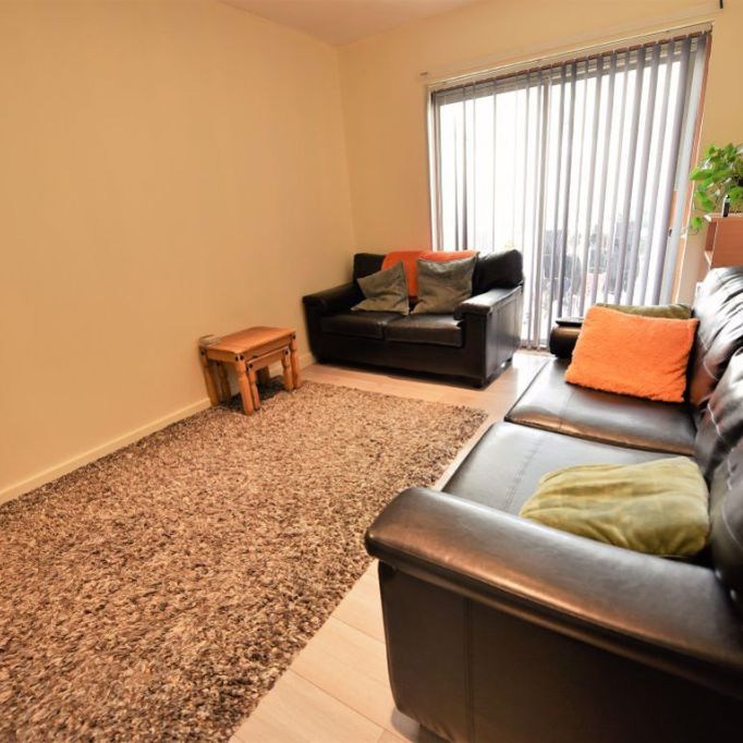 3 bedroom House in Eden Mount, Leeds - Photo 1