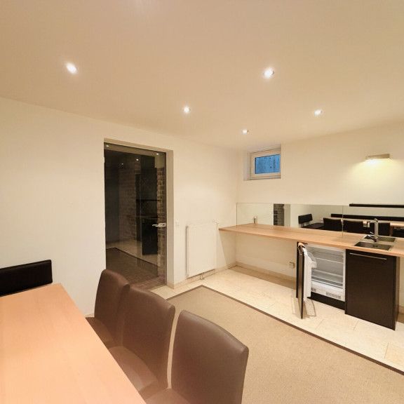 Moderne und ruhige Gartenwohnung in bester Lage, 2 Garagenplätze optional - Photo 1