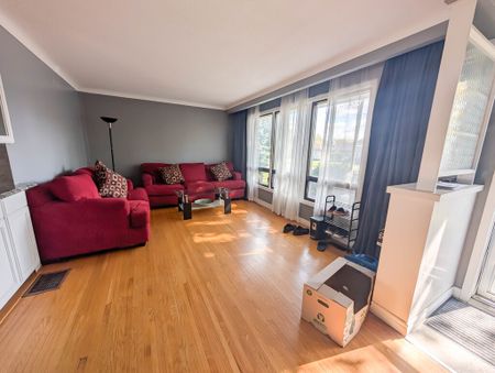 Private Rooms in Professional Shared Home – Great Location - Photo 2