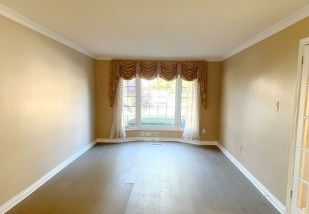 For Lease - 2037 Schoolmaster Circle, Oakville, Ontario - Photo 2