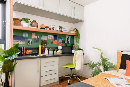 WHEELCHAIR ACCESSIBLE ENSUITE - Photo 2