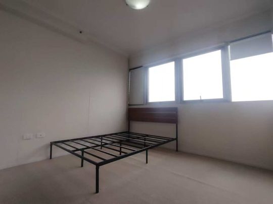 One Bedroom Apartment for Rent Next to Burwood Station - Photo 1