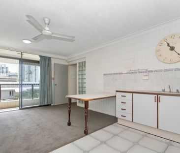7/270 Walker Street, Townsville City - Photo 2