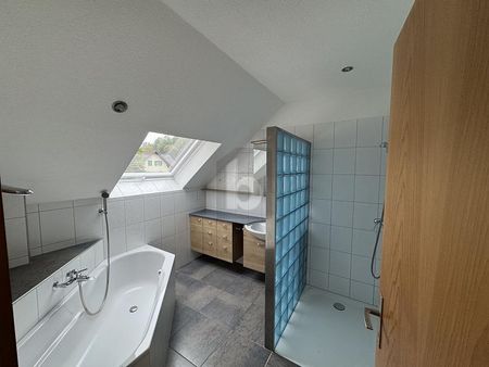 GROSSZÜGIG WOHNEN MIT 150 M² TERRASSE - Photo 3