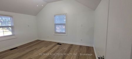 For Lease - 10 Duke Street, Whitby, Ontario - Photo 3