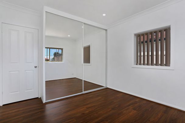 Modern Free Standing Flat - Photo 1