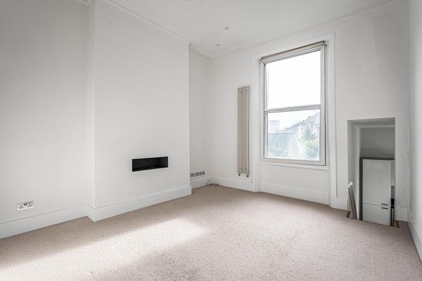 Elgin Avenue - Photo 1