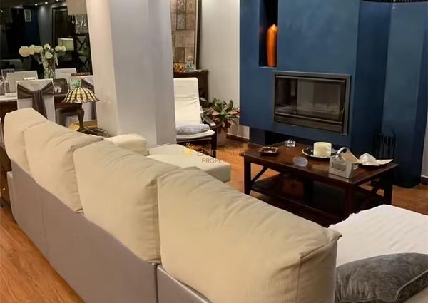 For rent for HALF SEASON from now until 30/06/2024 and from 15.09.24-30.6.25 Stunning semi-detached house in residential area in Benalmadena .