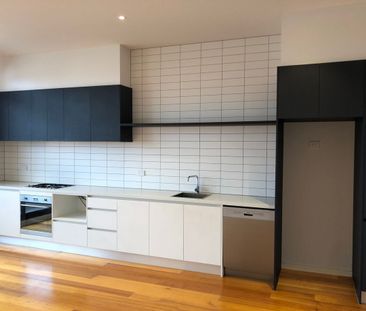 Live Larger On The CBD Fringe - Photo 5