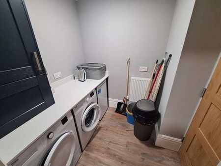 Rooms At Hartington Street, Barrow-in-furness, LA14 - Photo 3