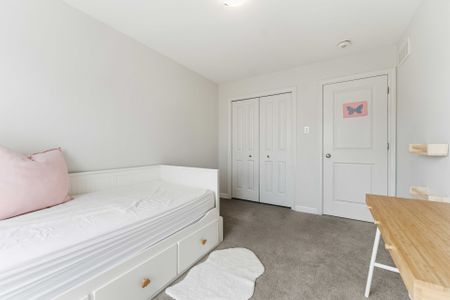 For Lease - 695 Capricorn Circle, Blossom Park - Airport and Area, Ontario - Photo 4