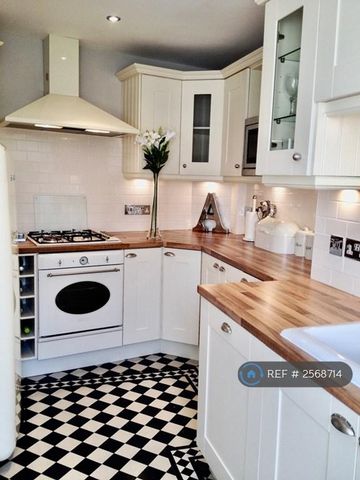 3 bedroom terraced house to rent - Photo 3