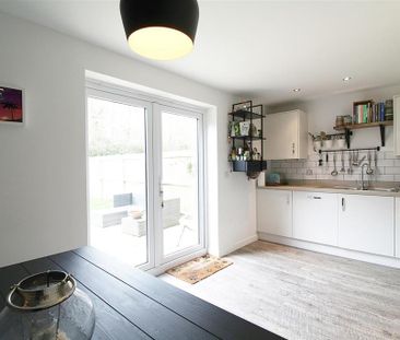 3 bedroom semi-detached house to rent - Photo 3