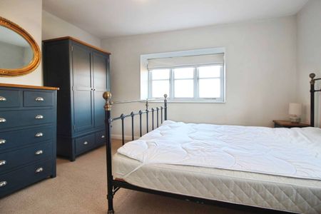 Manor Farm, Purton Stoke, Swindon, Swindon, SN5 - Photo 4