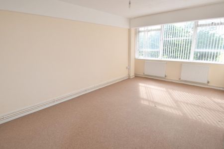 3 bedroom apartment to rent - Photo 4
