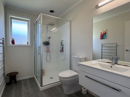 Modern living, country location! - Photo 2