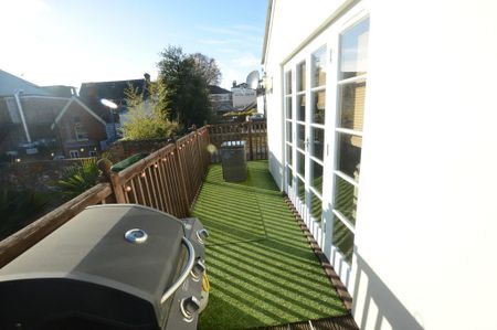 2 bedroom apartment to rent - Photo 5